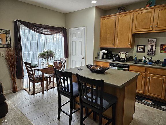 3rd image of 5557 Trammel Ct