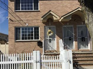 14140 250th St, Rosedale, NY 11422