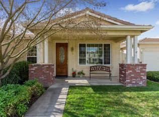 2429 N Oak Grove Ct, Visalia, CA