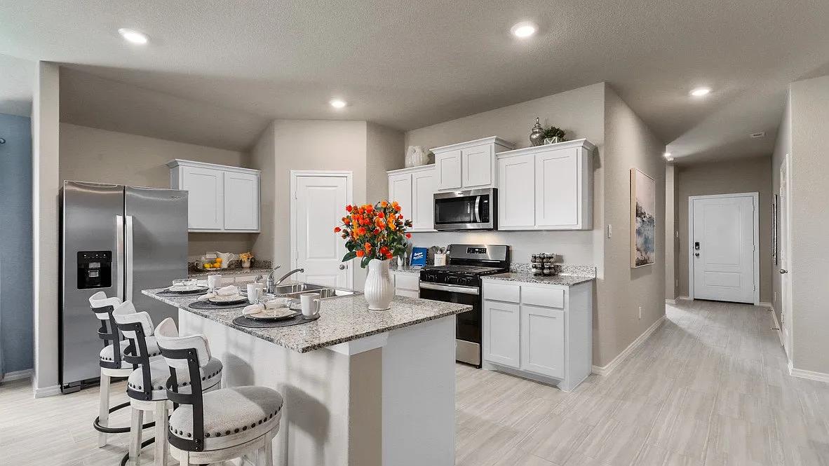 5 bed, 2110 sqft, $3,400 — Photo 3