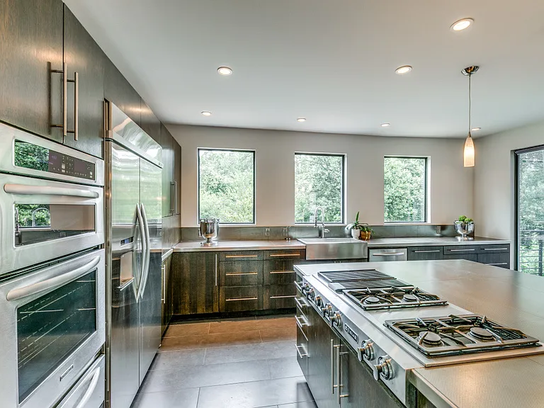 919 Knott Pl — Photo 12