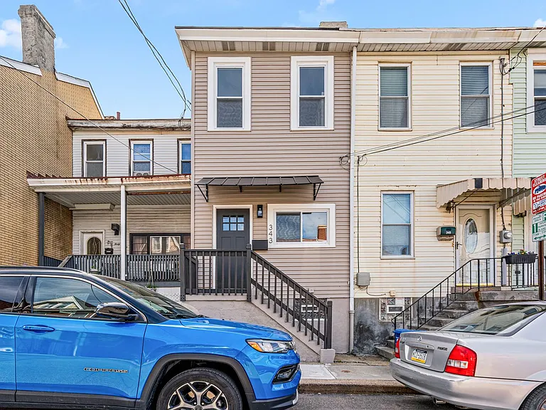 343 Ella St — Photo 4