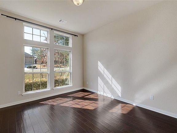 3rd image of 149 Catalina Ln