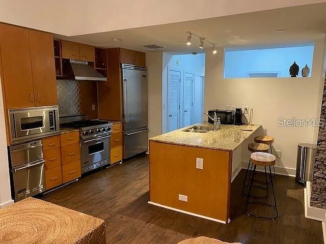 1 bed, 1.0 bath, 615 sqft, $1,925 — Photo 3