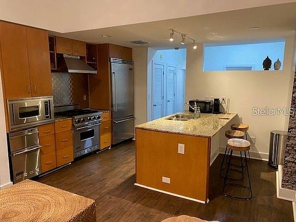 3rd image of 1208 E Kennedy Blvd Unit 825E