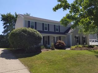 5628 Kingsfield Dr, West Bloomfield, MI