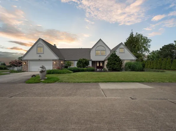 129 Bay Shore Dr, Sandusky, OH 44870