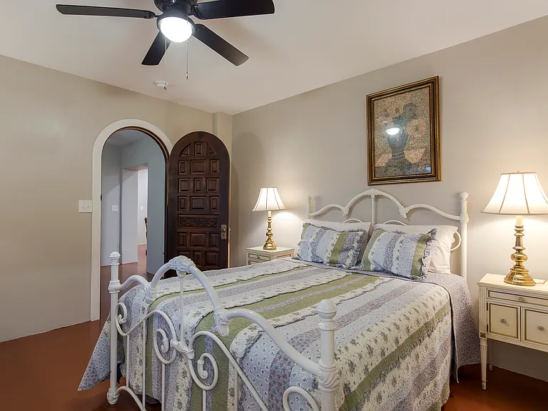 3816 E Lee St — Photo 11