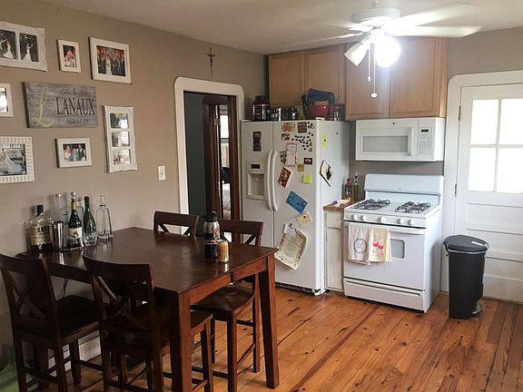 Beautiful large kitchen!