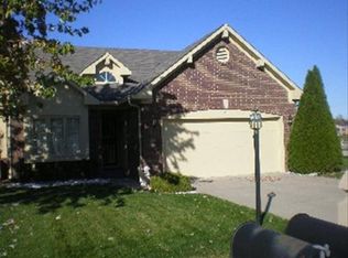 768 Ivy Ln, Greenwood, IN