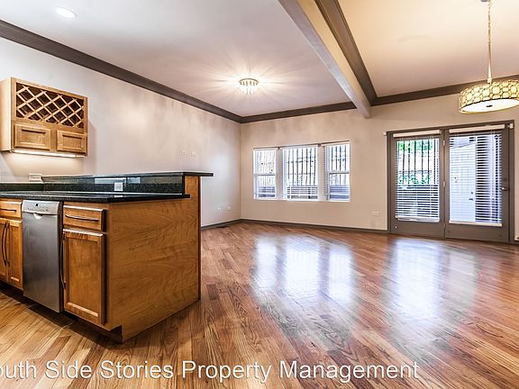 5th image of 4240 S Calumet Ave #4428766