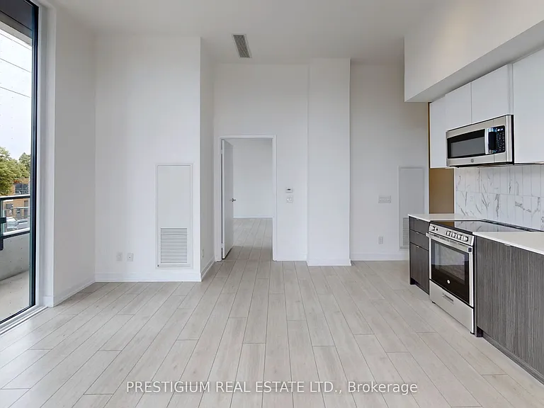 500 Dupont St #208 — Photo 9