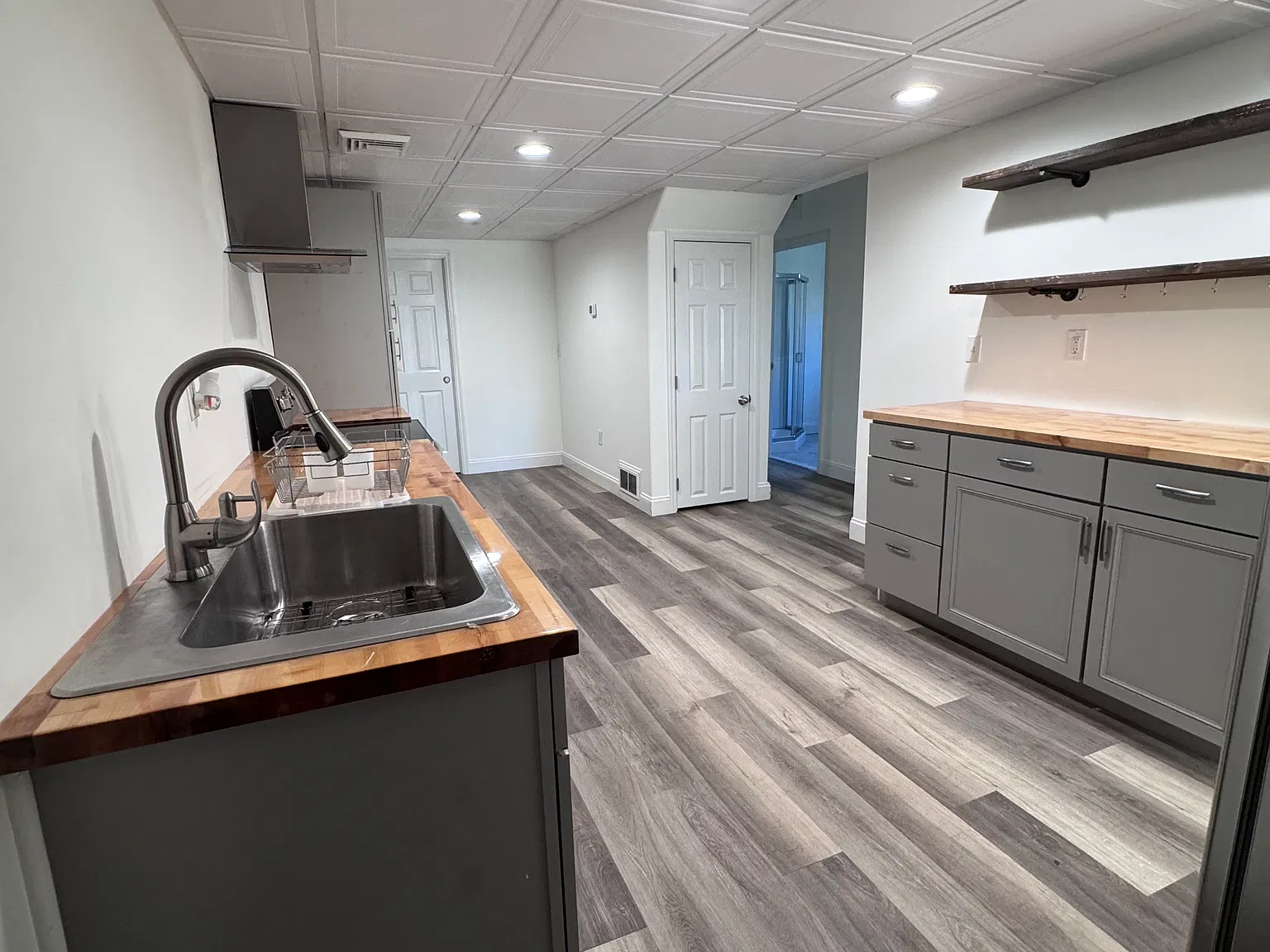 1 bed, 1200 sqft, $1,800 — Photo 2