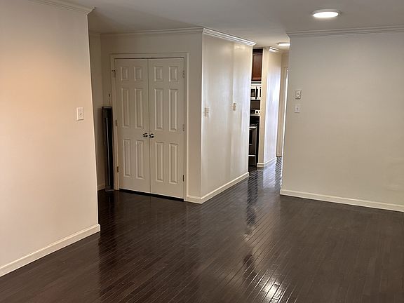 5th image of 125 Forest Ave APT 3108