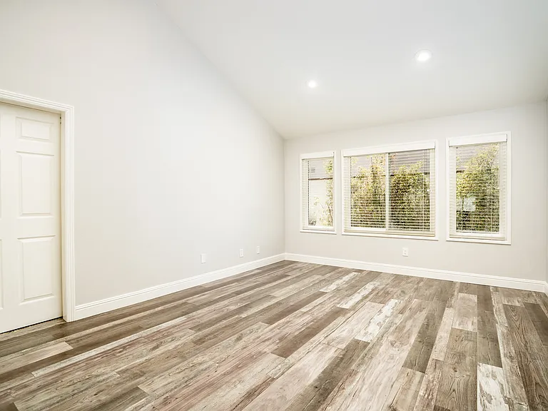7201 Slater Ave — Photo 17