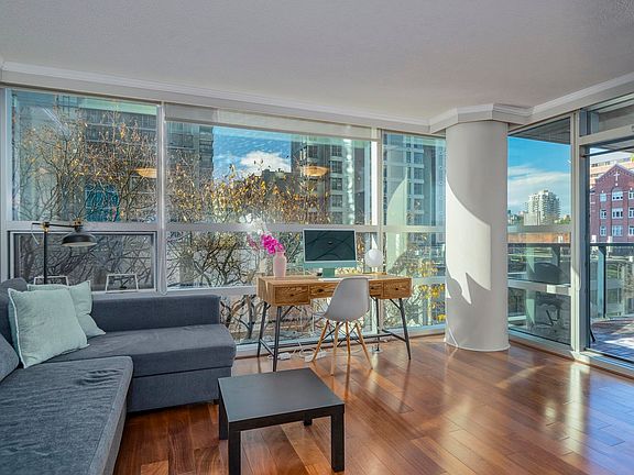 2nd image of 1050 Burrard St #503