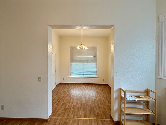 4th image of 4811 Shattuck Ave APT D