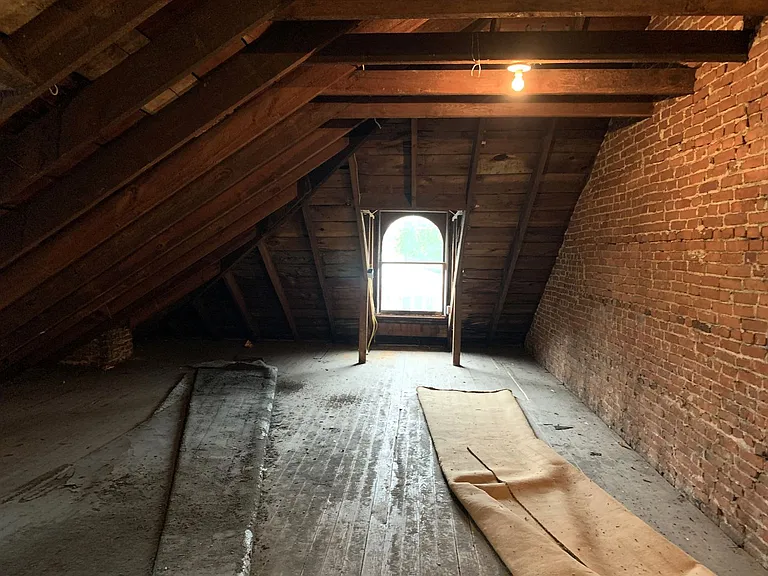 577 Lincoln Way E — Photo 44
