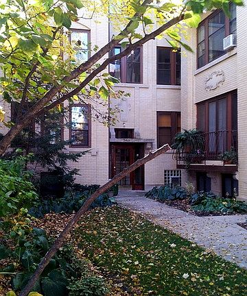 3rd image of 949 W Lake St #E2