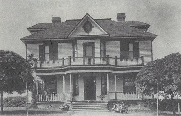 2nd image of 615 Peele St