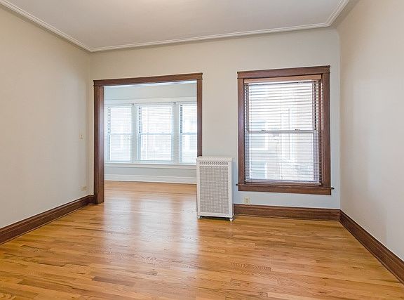 5th image of 1460 W Argyle St APT 1S