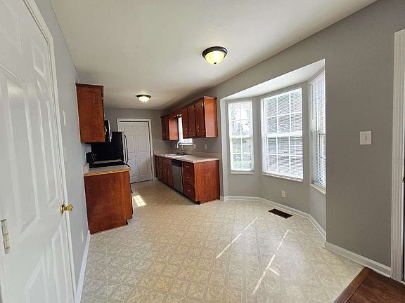 5th image of 2418 Egret Dr