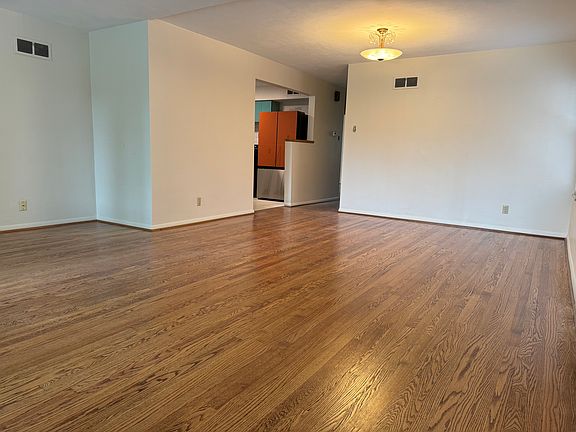 1st Floor Living Room (7512 Ethel Ave)