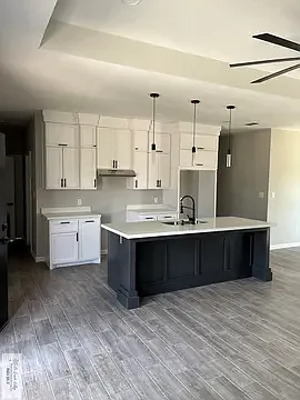 542 Valencia Ln — Photo 3