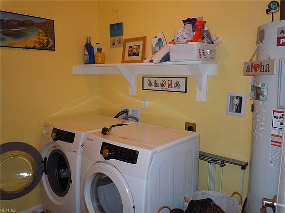 5th image of 900 Southmoor Dr Unit 104