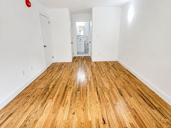5th image of 143-51 Roosevelt Ave #1A