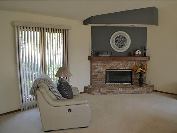 4th image of 32759 Bridgestone Dr