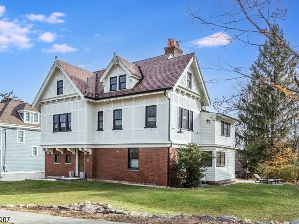 11 Upper Mountain Ave APT 1