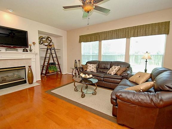 2nd image of 16318 Mellow Oaks Ln