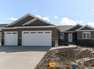 329 W Williams Dr, Marion, IA 52302