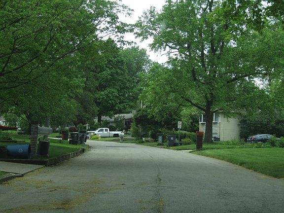 5th image of 2758 Lakewood Dr