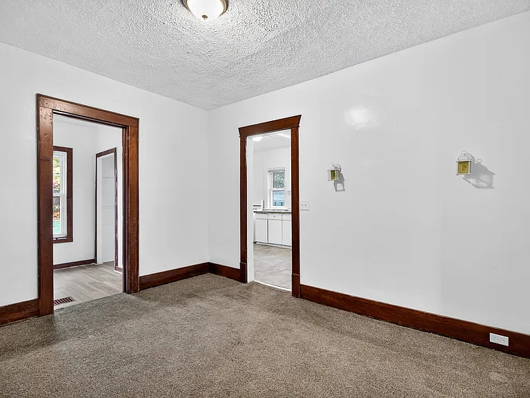 2128 6th St SW — Photo 7