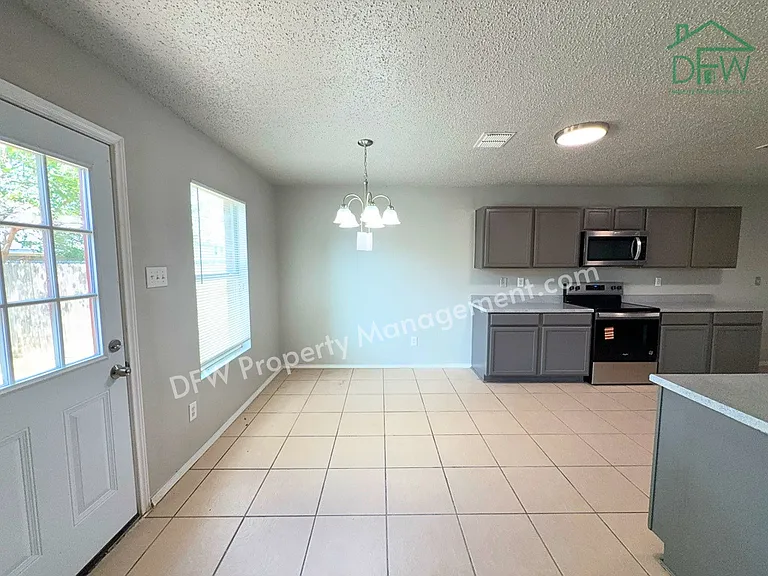 3952 Golden Horn Ln — Photo 12