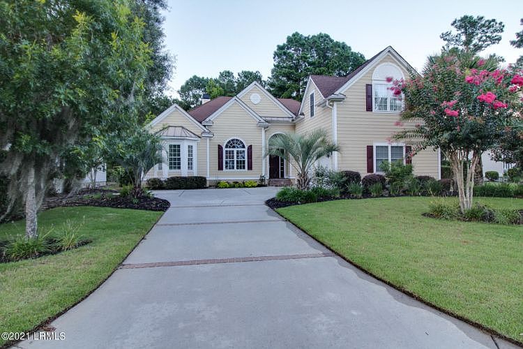 1st image of 19 Chadbourne St