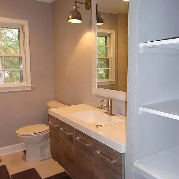 930 N Saylor St — Photo 8