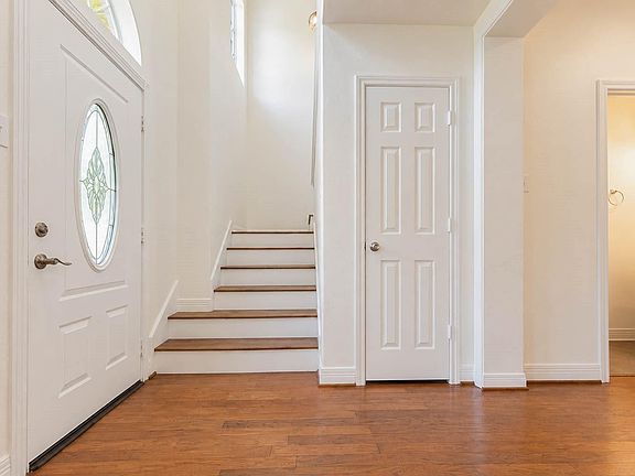 3rd image of 1723 Park Ridge Dr