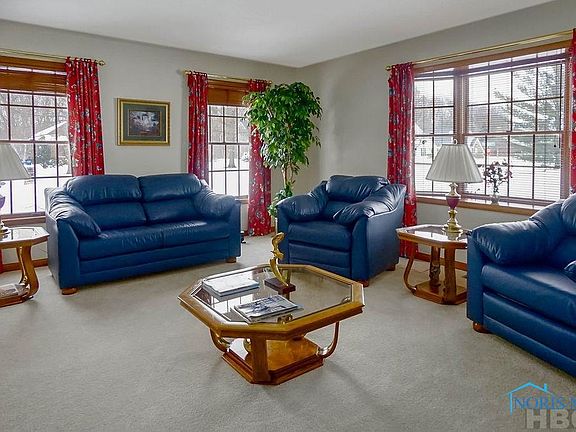 3rd image of 409 Scarlet Oak Dr