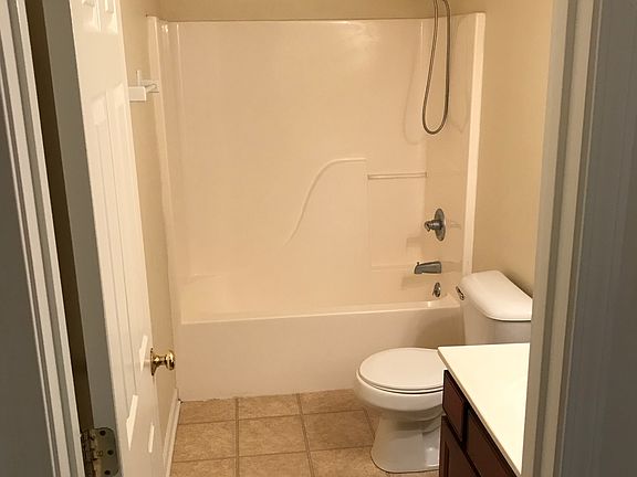 4th image of 115 Bell Ave