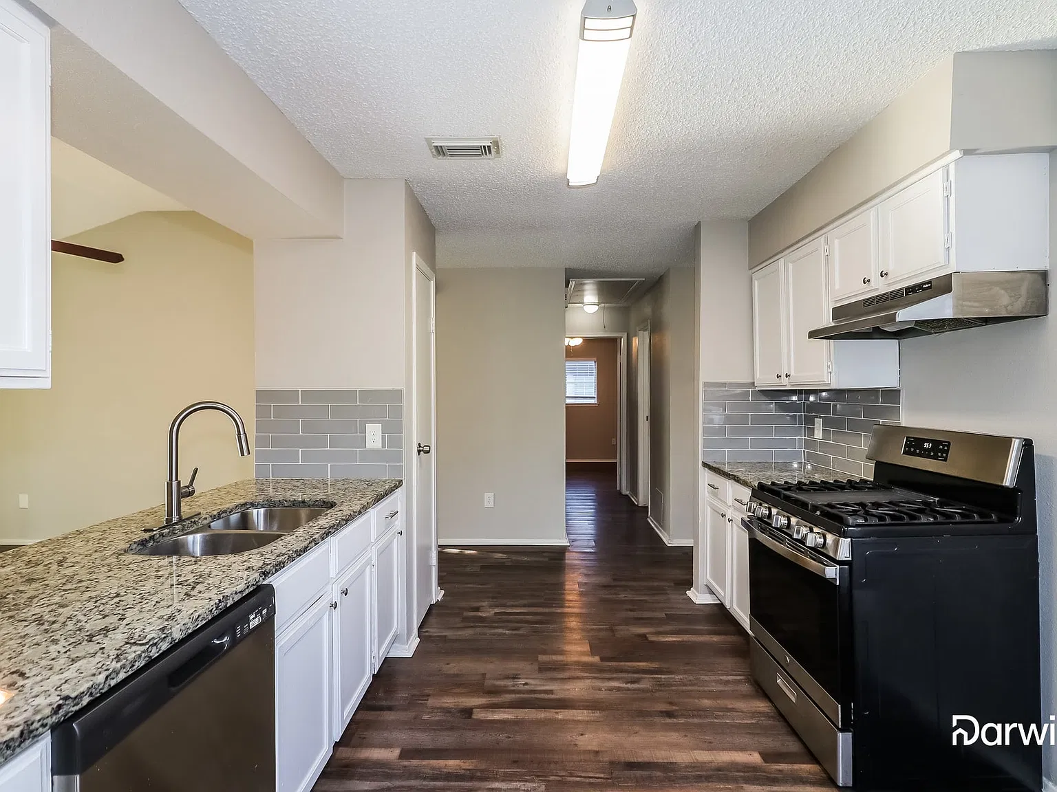 3 bed, 2.0 bath, 1388 sqft, $1,625 — Photo 3
