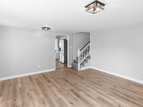 3rd image of 3011 Elmwood Dr