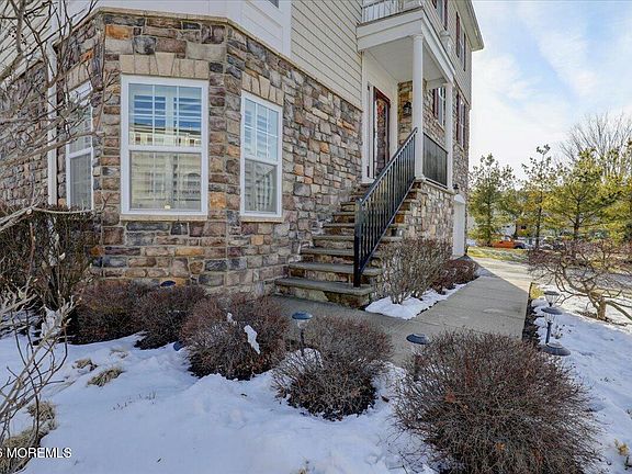 3rd image of 37 Daly Court #1469