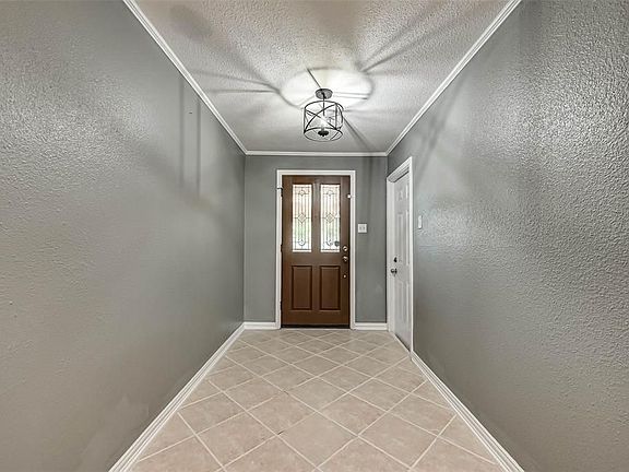 3rd image of 1215 Bramblebury Dr