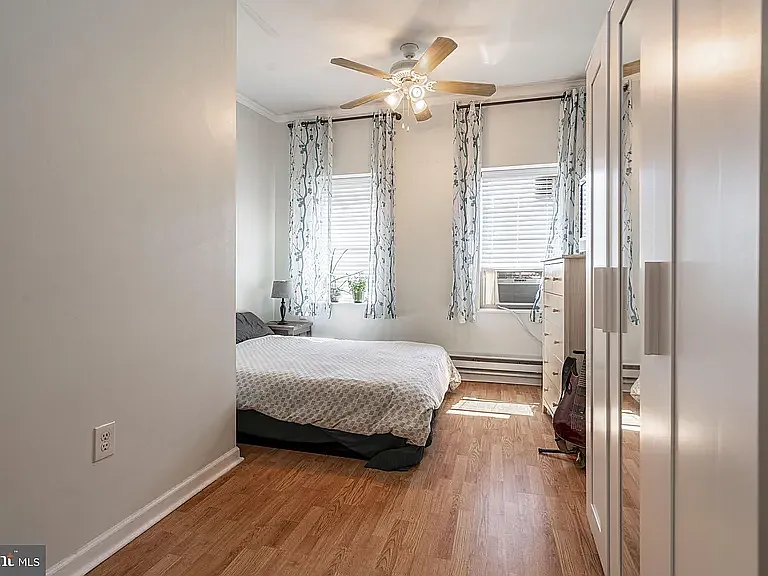 2209 E Harold St — Photo 11