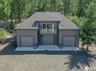 451 N Fairway Dr E, Hoodsport, WA 98548