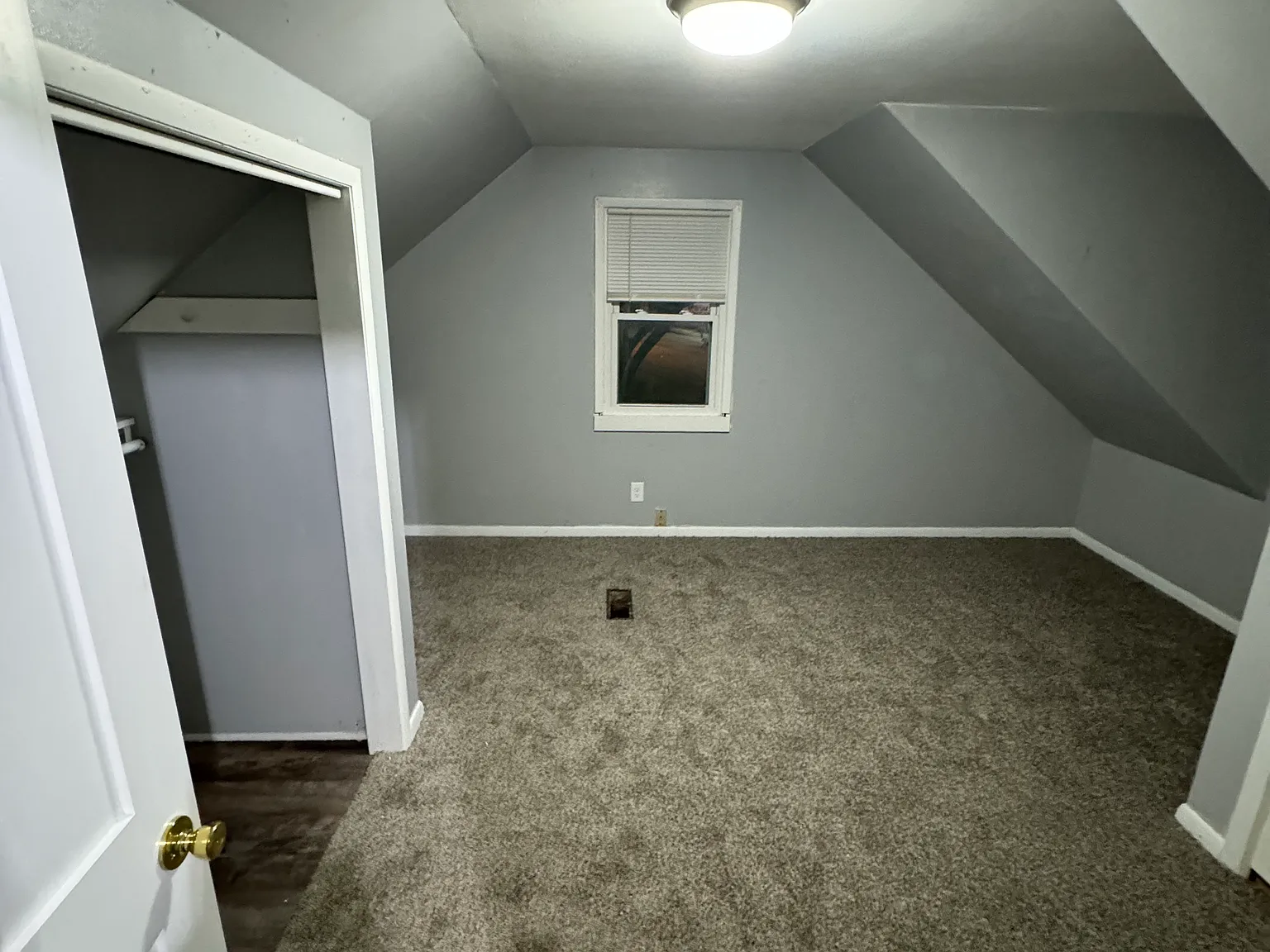 4 bed, 1169 sqft, $2,095 — Photo 4