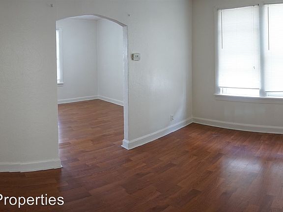 4th image of 4362 Fairview Ave